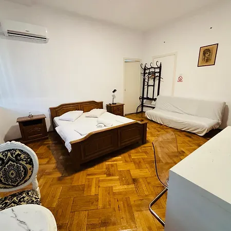 Iancu Apartman *